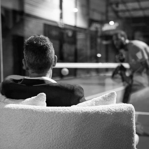 Watching-padel-tournement Watching-padel-tournement